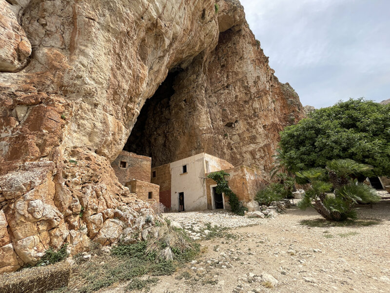 Grotta Mangiapane: Sicilia tour tappa 2